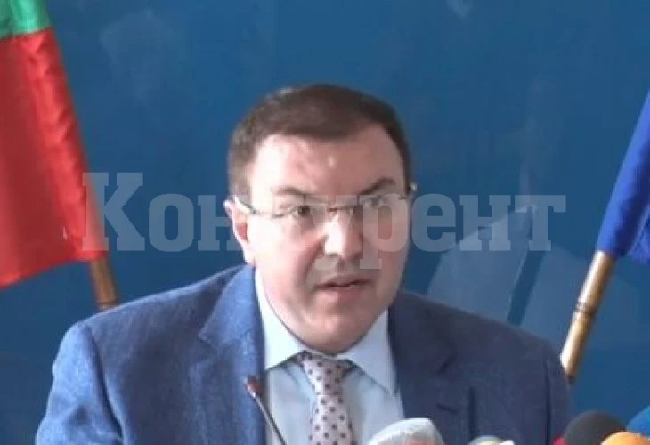 Здравният министър разкри ще се затягат ли мерките у нас заради черния рекорд