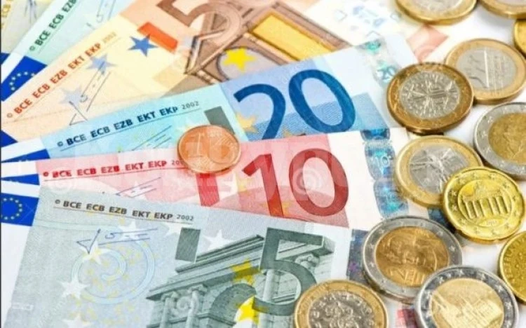 Установиха монетите или банкнотите пренасят повече коронавируси