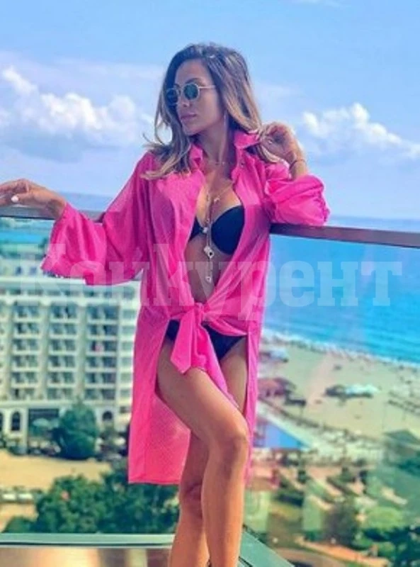 Русата Златка си удължи краката с фотошоп