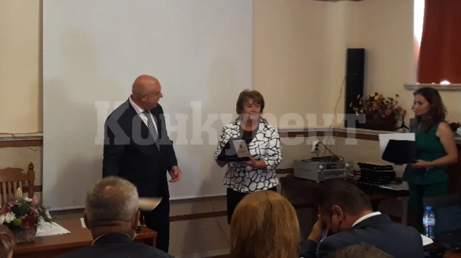 Във Вършец се проведе тържествена сесия