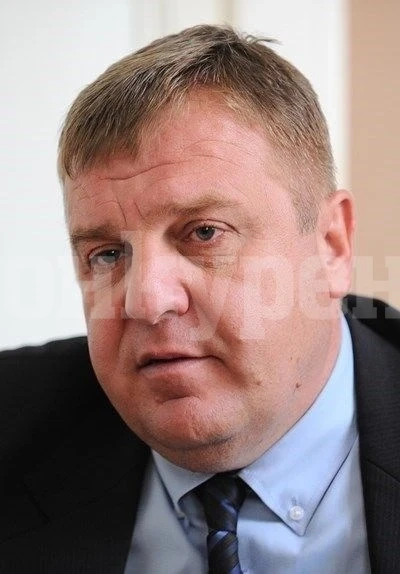България преговаря с две държави за подводници