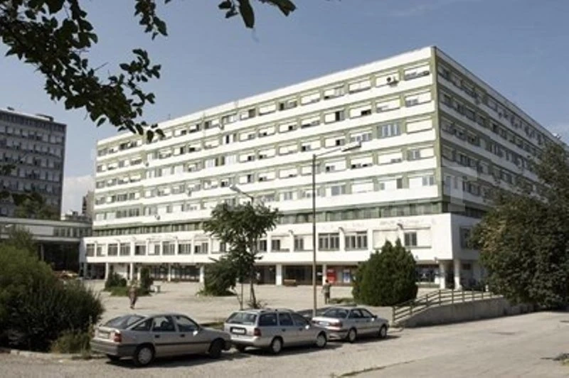 Пациенти налитат на медици в Бургас, искат постоянна полиция пред Спешното