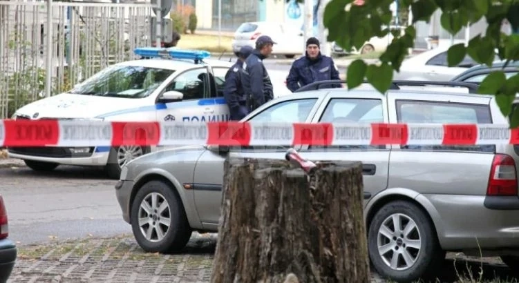 Зверство 12-годишно дете е заплашвано с нож посред бял ден