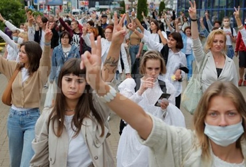 Над 1000 протестиращи в Беларус са арестувани (Снимки)