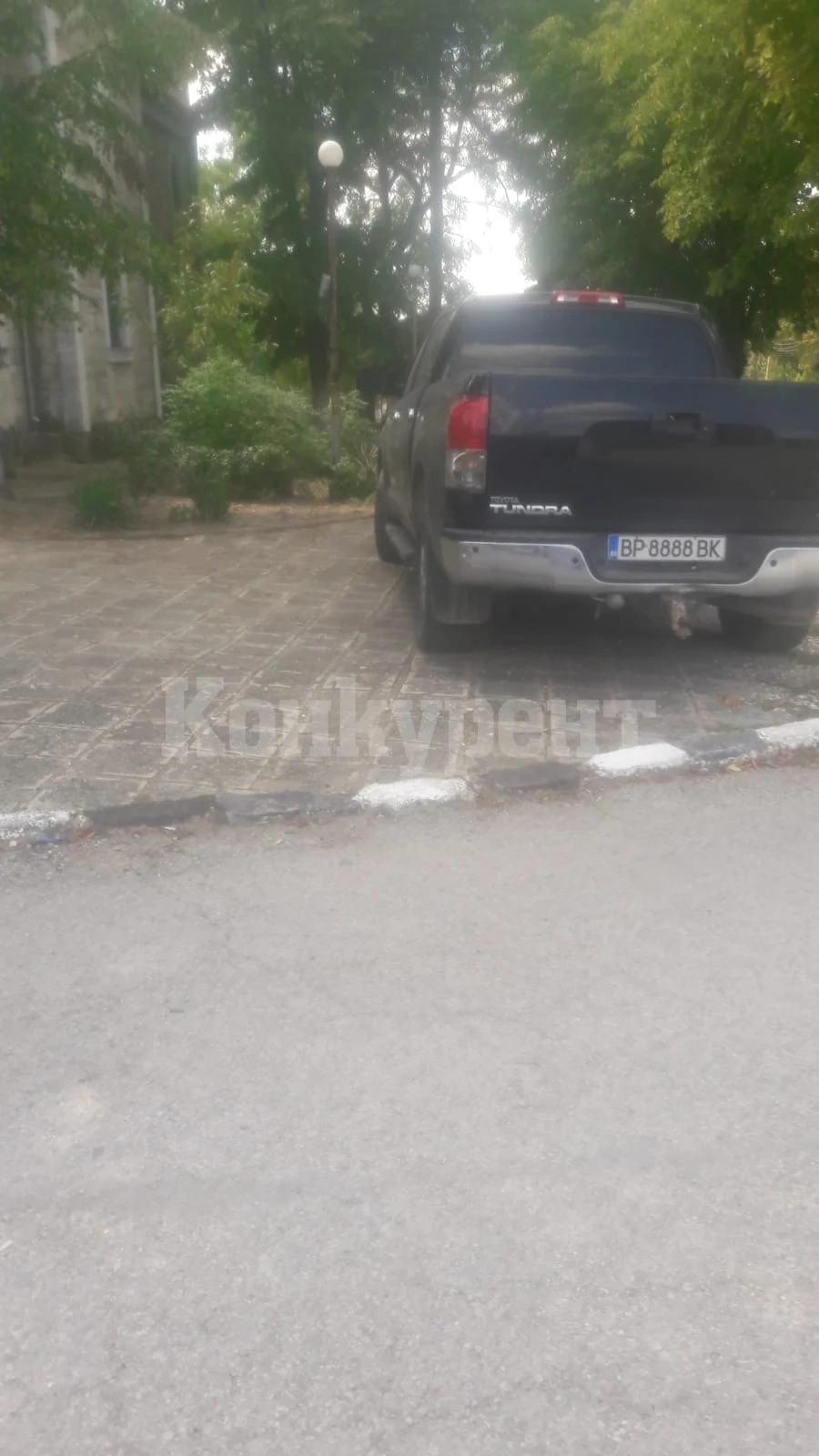 Вижте къде паркира Ценко Чоков СНИМКА