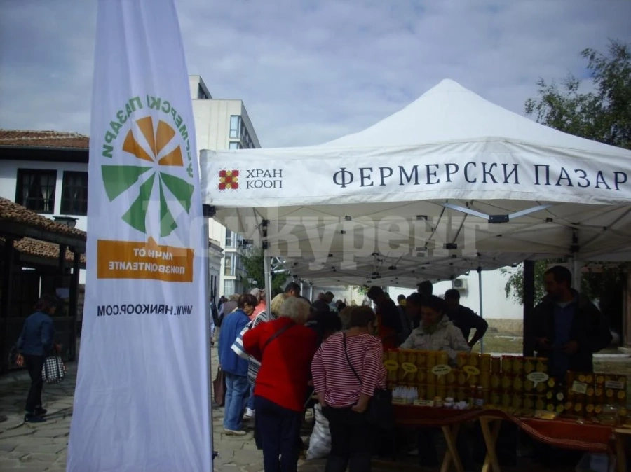 Завъртат прасета на шиш на площада в Монтана