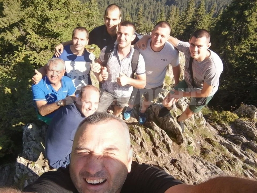 Пожарникари от Монтана влязоха в Топ 3 на волейбол