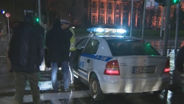 До къде се докарахме? Млади бандити нападнаха мъж от Козлодуй и откраднаха „Ауди“-то му