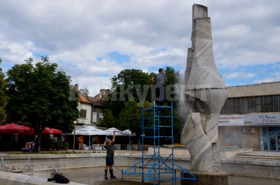Лъскат фонтаните в Мездра