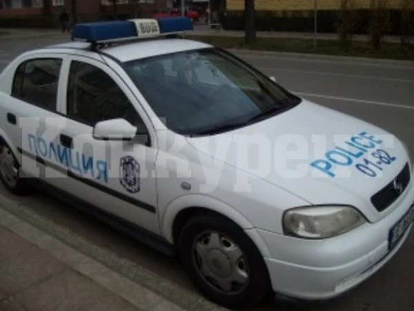 Хванаха мъж да дава газ на нередовно „Рено“