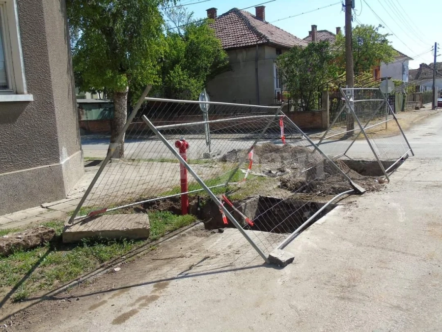 В Бяла Слатина възстановяват улици СНИМКИ