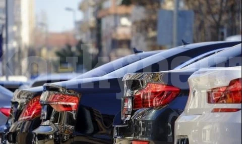 Вижте по колко са загубили VW, Audi, BMW и Mercedes от всяка продадена кола през 2020-а