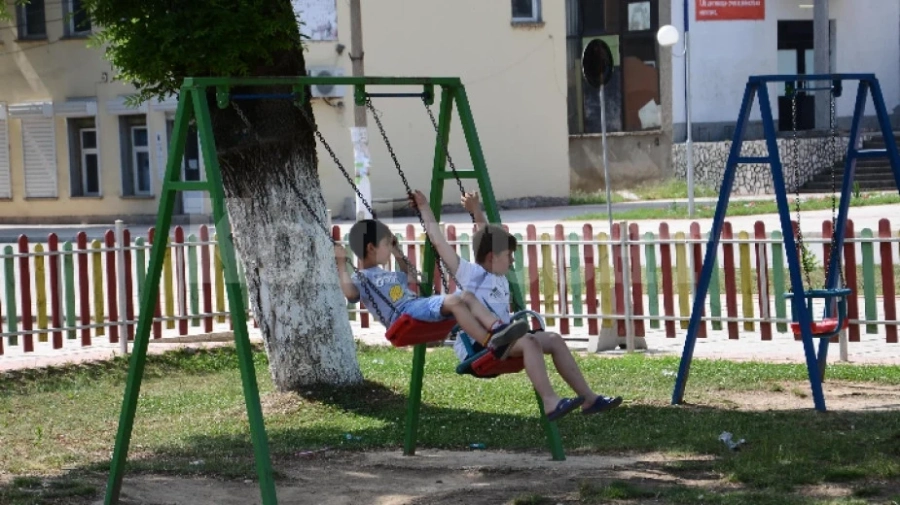 Нови уреди и играчки за детската градина в Лехчево