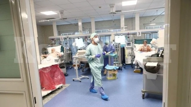 Сърбите в шах: Мият с ракия болниците срещу коронавирус
