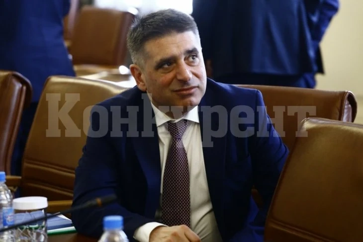 Данаил Кирилов подаде оставка