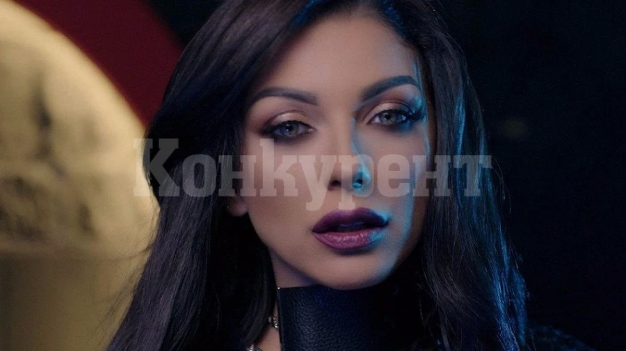 Емануела мина в отбора на блондинките СНИМКИ 18+