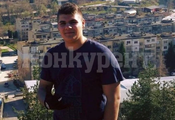 Извършена е аутопсия на починалия с К-19 абитуриент Христо Денев