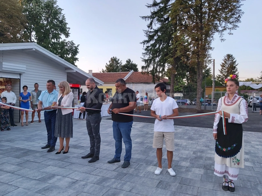 Бижу украси Бяла Слатина, откриха го министър, депутат и кмет