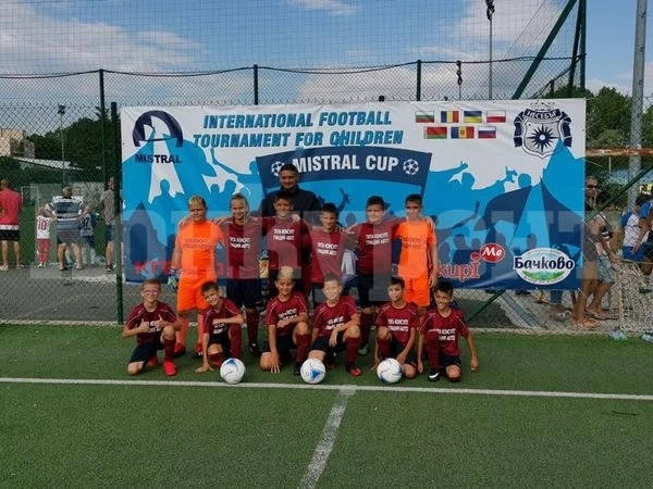 ДФК Атлетик спечели два бронза от силни футболни турнири