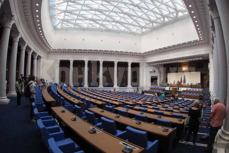 Вижте новата визия на парламента след реконструкцията на Партийния дом