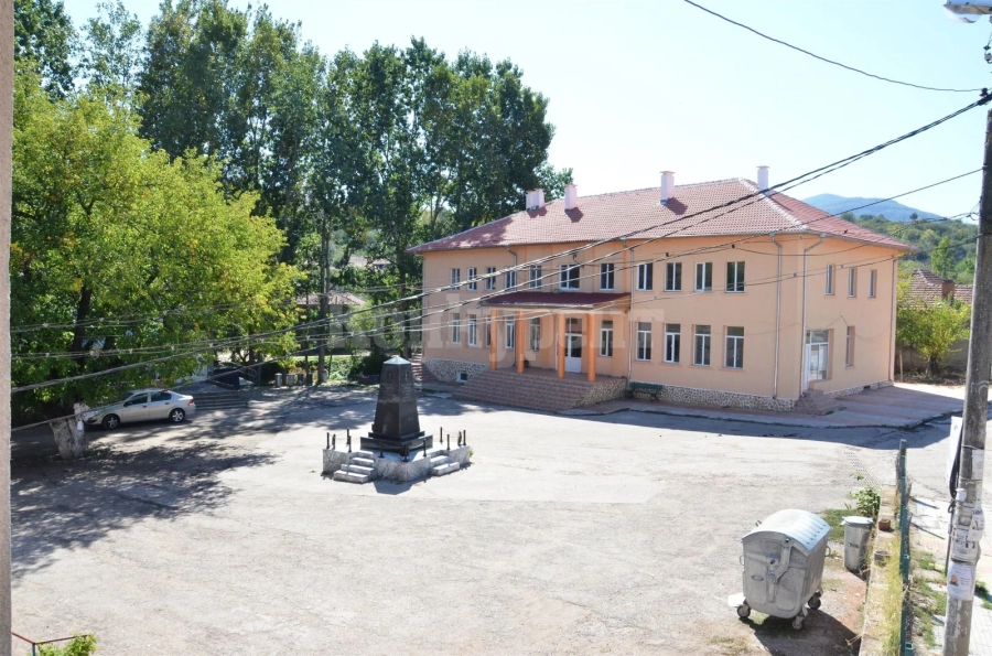 В Гюргич събират пари за да поправят оградата на гробищния парк
