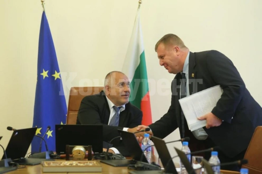 ГЕРБ и ВМРО преговарят за референдум за нова Конституция
