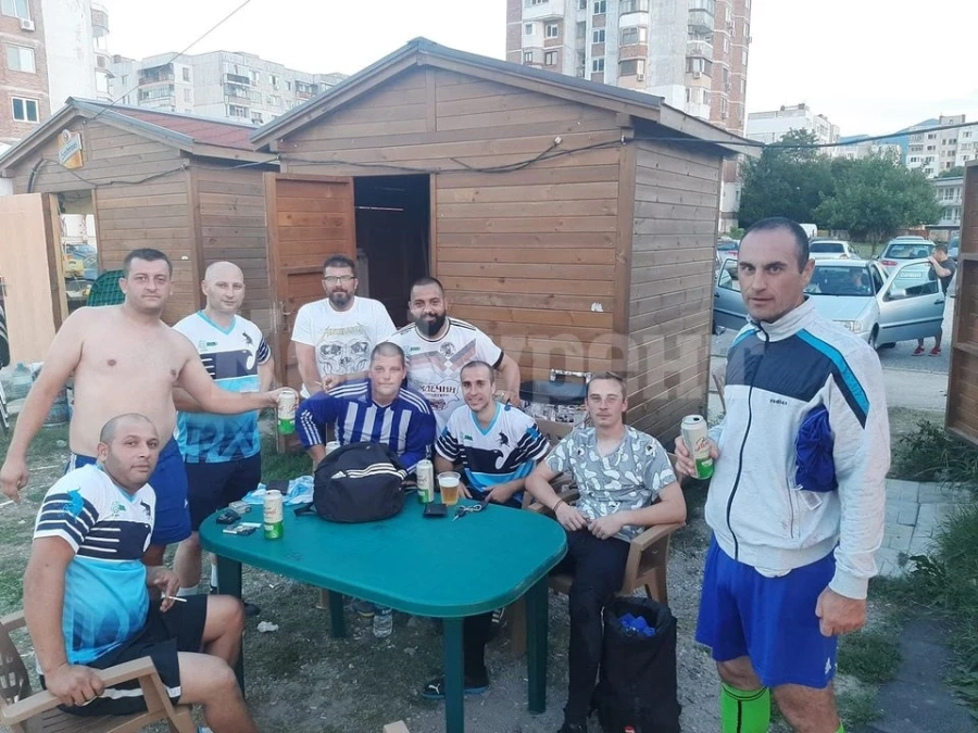 Зрелищно дерби приключи с по бира-две на обща маса