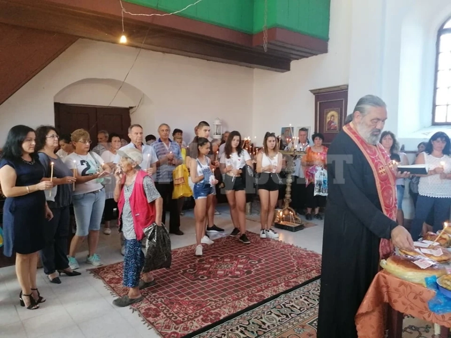 Курбан за здраве и берекет се проведе в село Малорад СНИМКИ