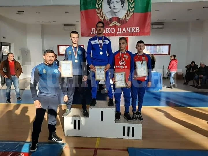 2 титли и бронз за Ботев 93 в Сливен