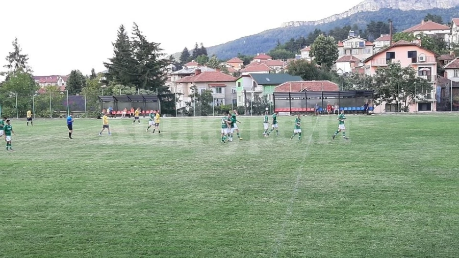 Балкан натупа момчетата от Пластик с 6:0 и ги прати да стягат сватбата на Дени