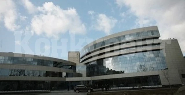 Задържаха 16-годишен в София, удрял полицай и му се изплюл се в лицето