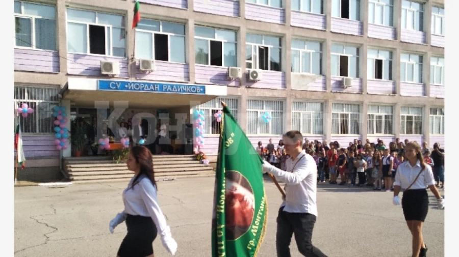 270 ученици посрещна бившето \