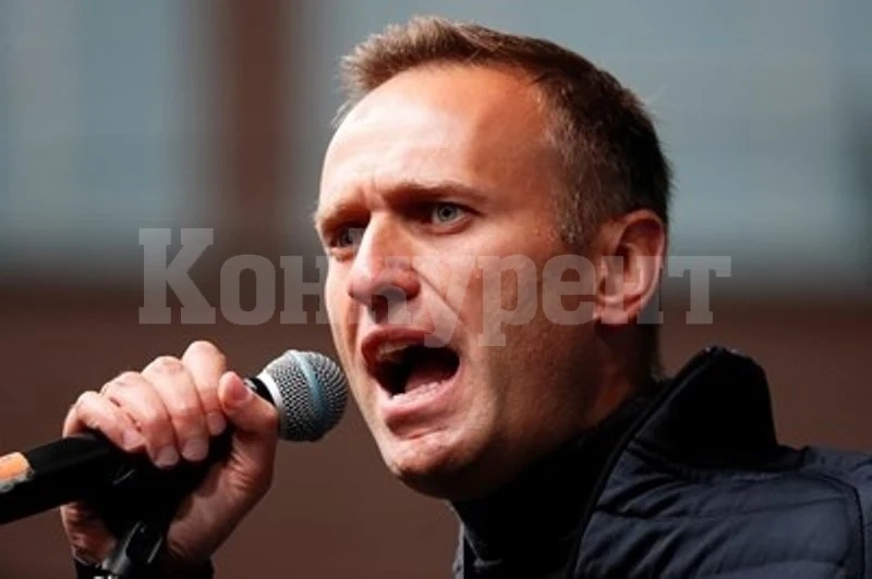 Навални е отровен от бутилка с вода в хотелска стая, а не на летището