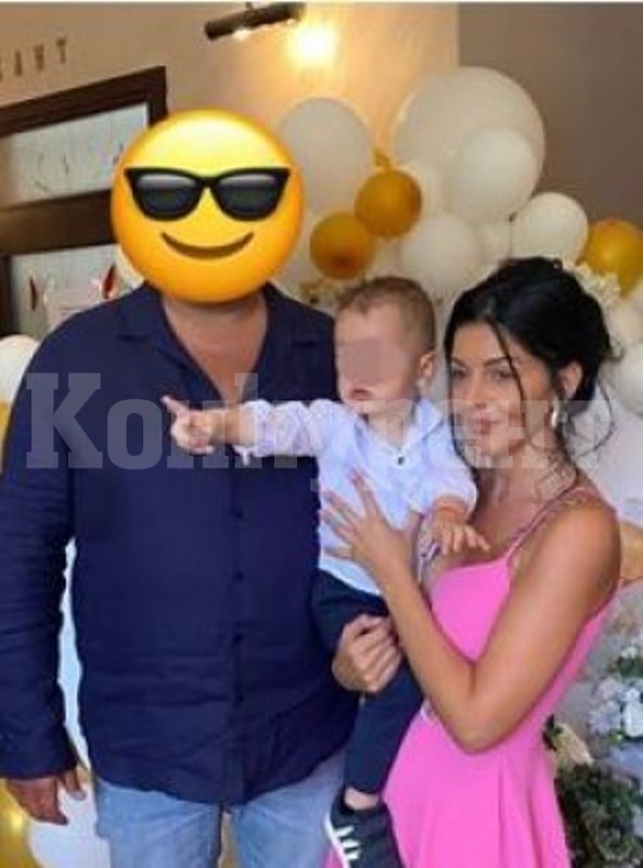 Дебора бясна на бащата на детето си
