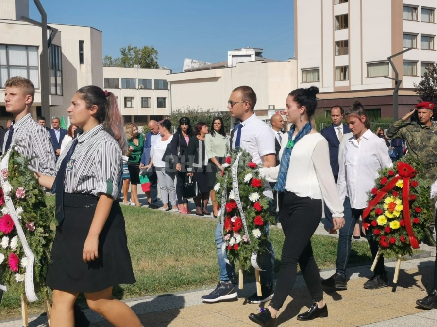 Честваха 112 години незасимост във Враца СНИМКИ