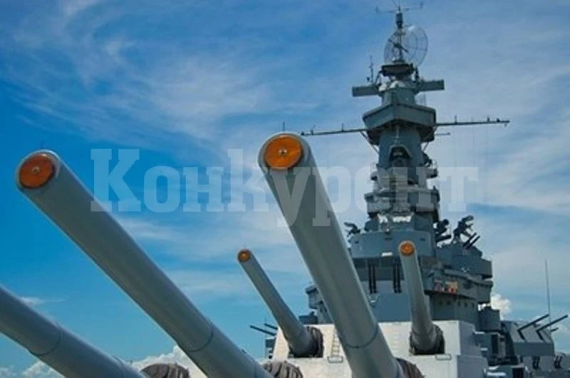 Руски военен кораб се сблъска с контейнеровоз в датски води