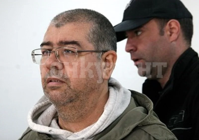 До 6 г. затвор за историка, стрелял по жена си и полицаи в пловдивска болница