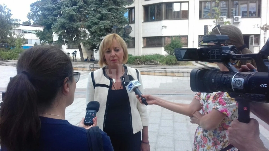 Манолова: Ключът към решаването на проблемите в България е повишаването на доходите