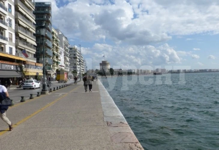 Шофьор остави колата си на крайбрежната алея и като се върна не можа да повярва на очите си СНИМКИ