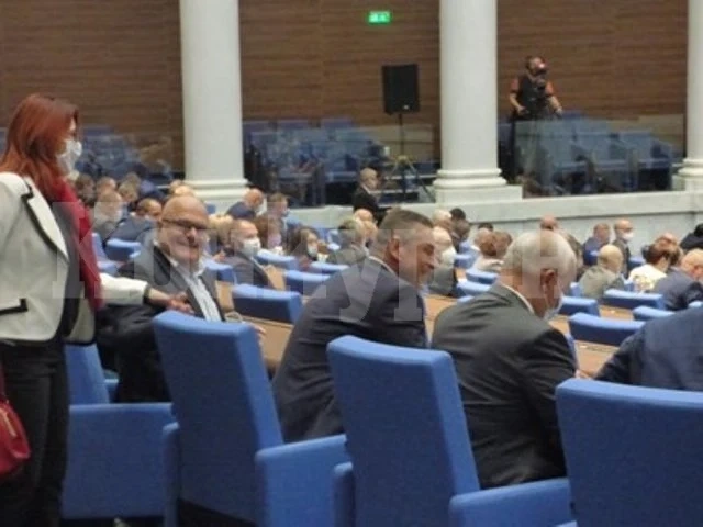 Депутатите отхвърлиха ветото на президента върху „кариерните бонуси“ в съдебната власт
