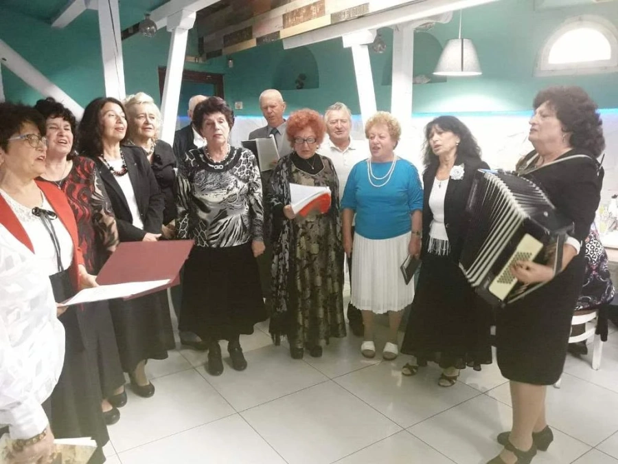 Пенсионери от клуб „Съединение“ празнуваха деня на възрастните