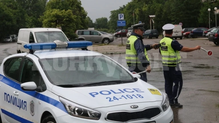 Удариха с два акта и 10 фиша нередовни шофьори в Оряховско