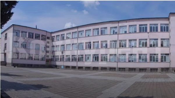 Третокласници под карантина заради учителка с COVID-19