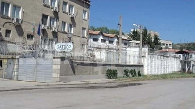 Отказаха предсрочна свобода на мъж, удушил жена си в Пернишко