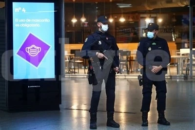В Мадрид всичко си е постарому след второто му затваряне заради COVID (Снимки)