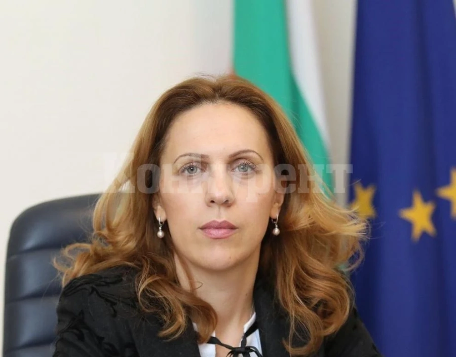 Вицепремиерът Николова: От януари вдигаме пенсиите и продължаваме да даваме по 50 лева отгоре