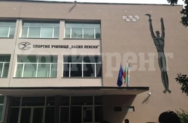 Крехка психика + любовна мъка накарали 19-годишния Ивайло да опре дулото в главата си
