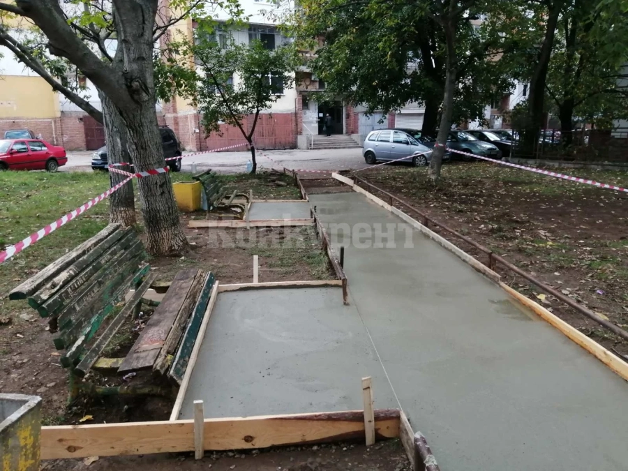 Жители на Враца дочакаха ремонт, обещаван от години СНИМКИ