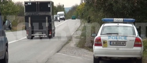 Акция „ROADPOL“ излови нередовни автобуси и товарни коли край Враца