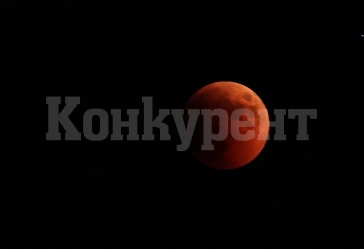 САЩ и още 7 страни си поделят Луната, Русия и Китай аут